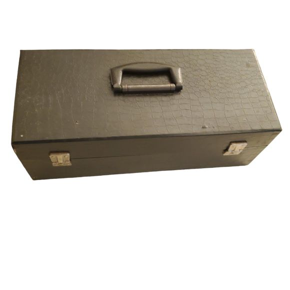 Vintage 8 Track Cassettes in Black Case Lot of 16 - Picture 7 of 8